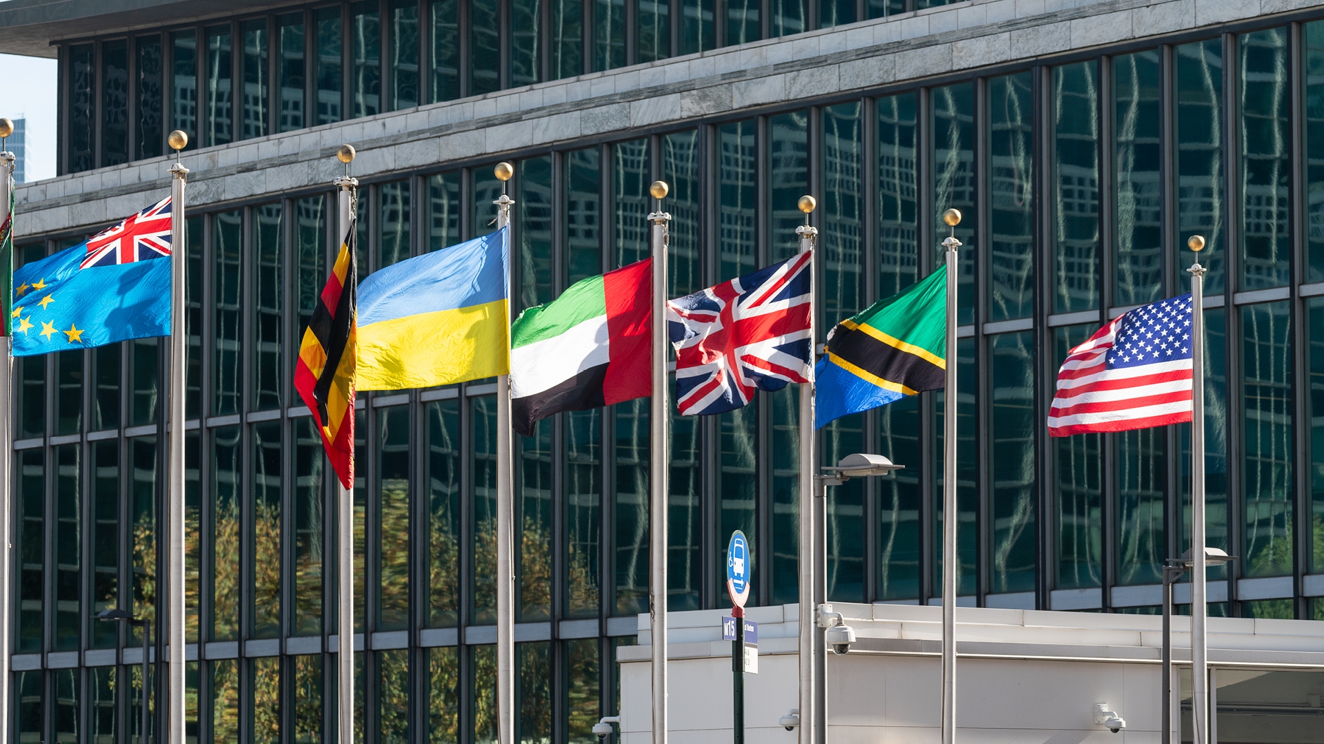 14_UN Flags